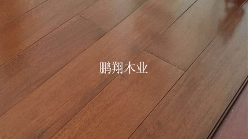 原木门与烤漆门：耐用性的本质差异